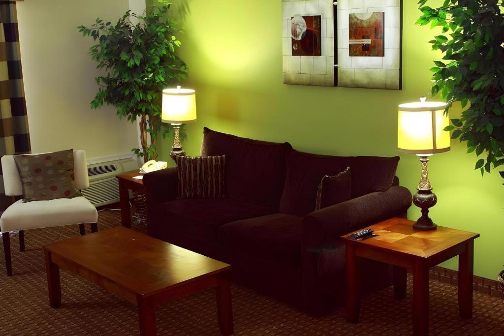 Garden Plaza Hotel Saddle Brook Exterior foto